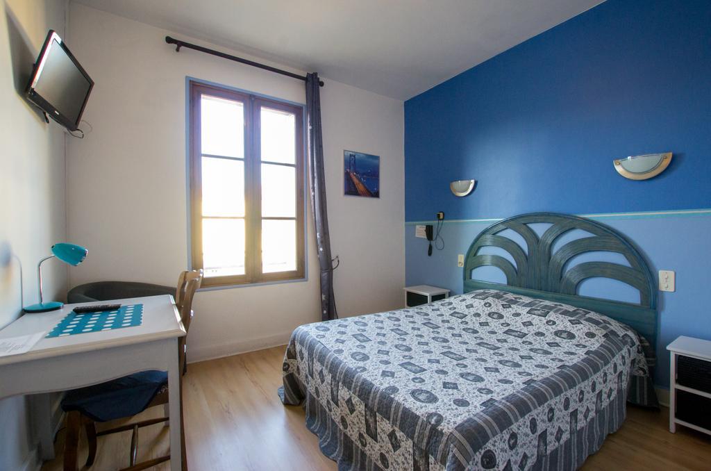 Hotel Du Commerce Millau Room photo