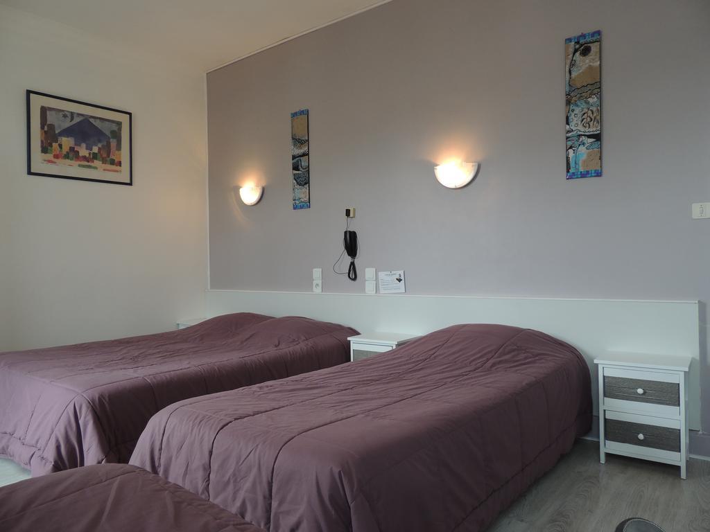 Hotel Du Commerce Millau Room photo